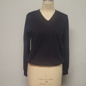 St. Croix Wool, Silk, Cashmere Black V-Neck. Size M. Made In The USA